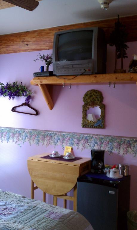 Nature'S Inn Bed And Breakfast Ahwahnee Room photo