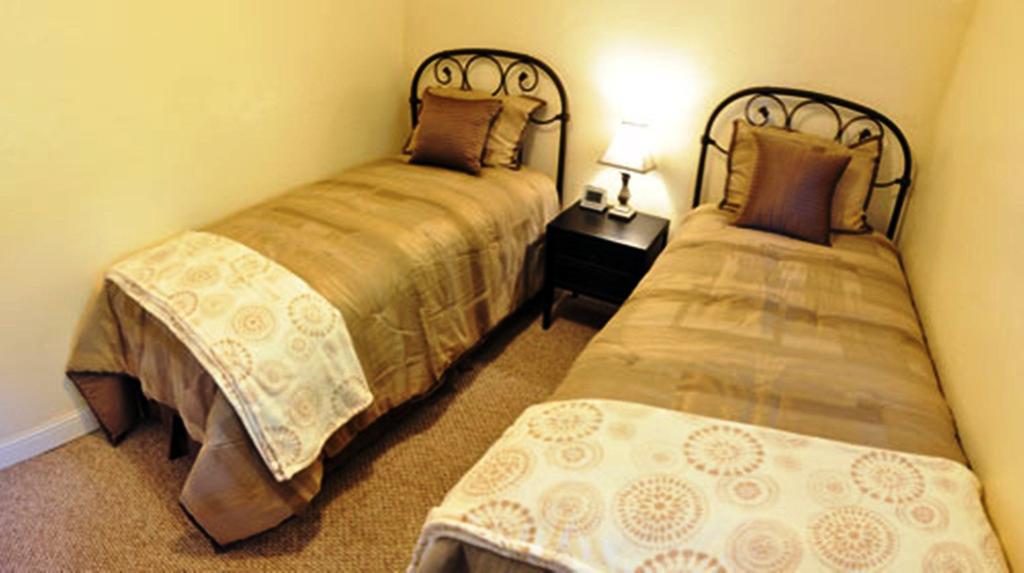 Nature'S Inn Bed And Breakfast Ahwahnee Room photo